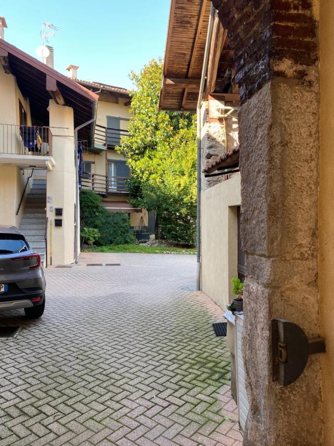Апартаменты Vicolo Forno Mercallo Экстерьер фото